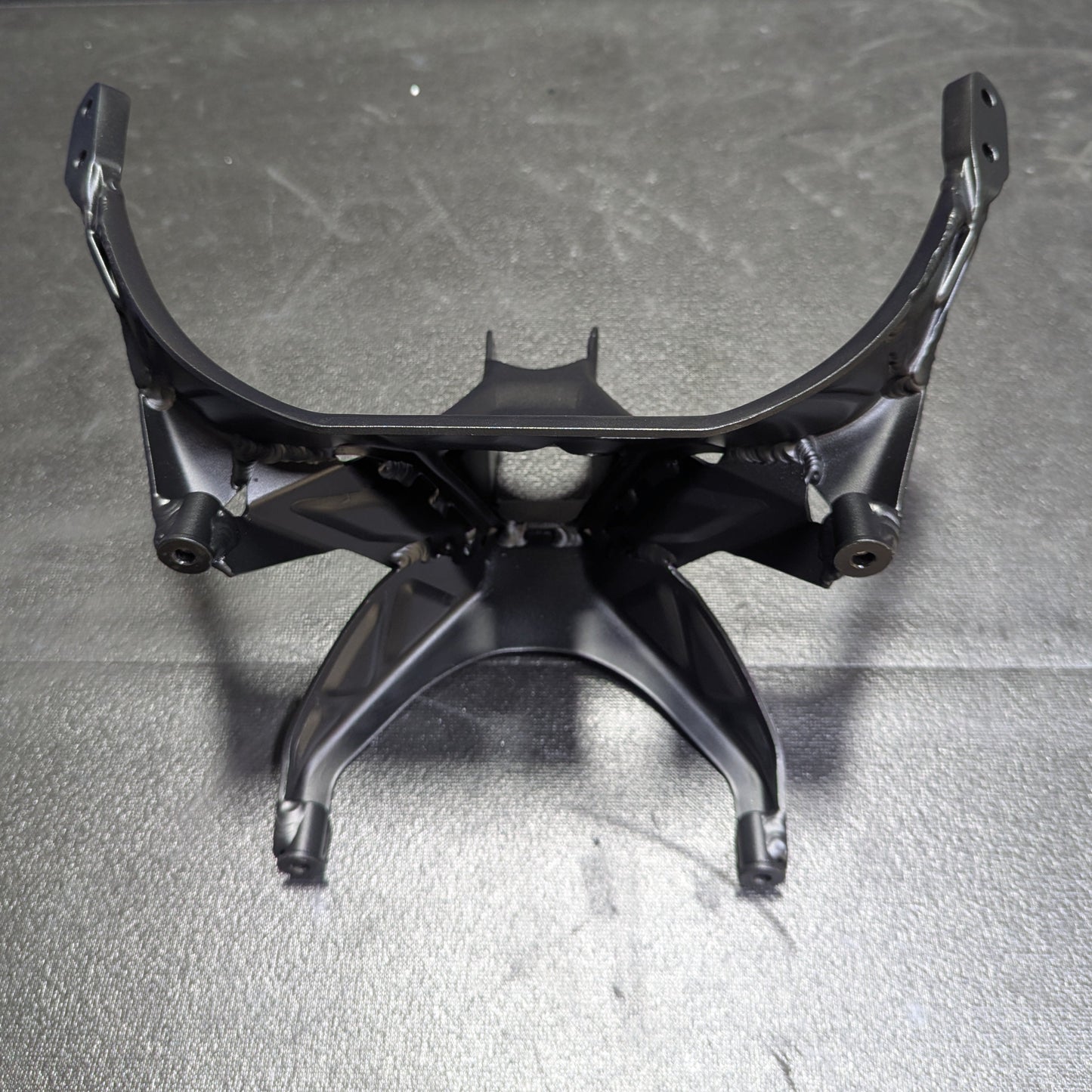 FAIRING SUPPORT BRACKET, PHANTOM METALLIC (L0942.1B7YCXA Rev A)
