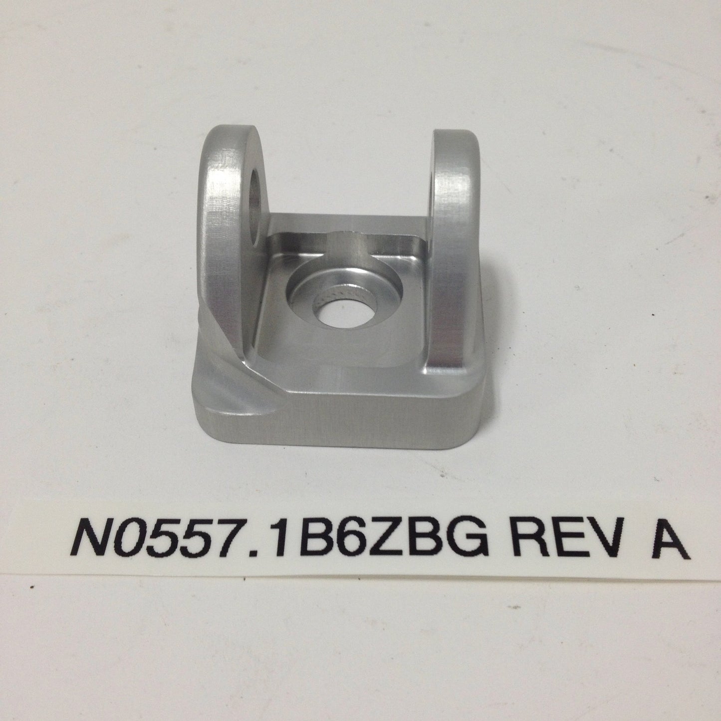 CLEVIS, FOOTPEG, RIGHT, ANODIZ N0557.1B6ZBG Rev A