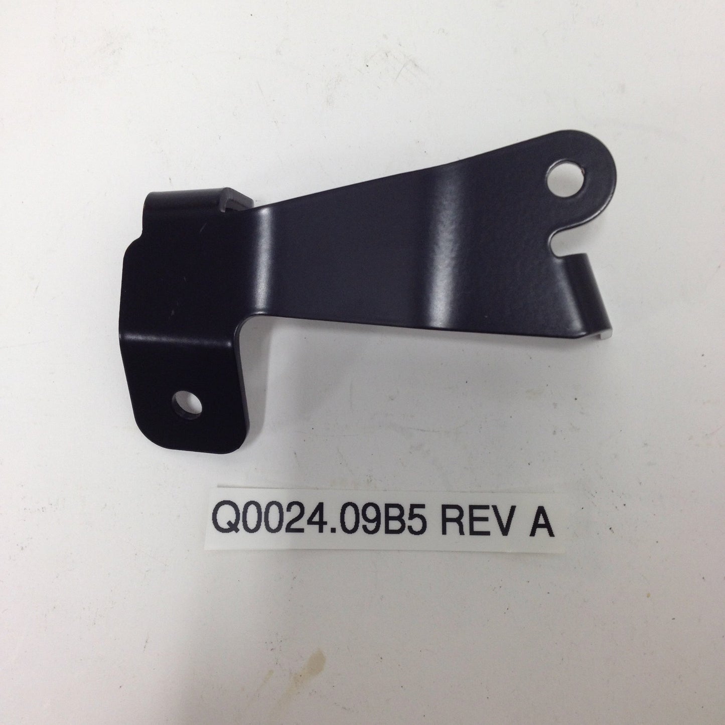 LOWER RADIATOR MOUNT, LH Q0024.09B5 Rev A