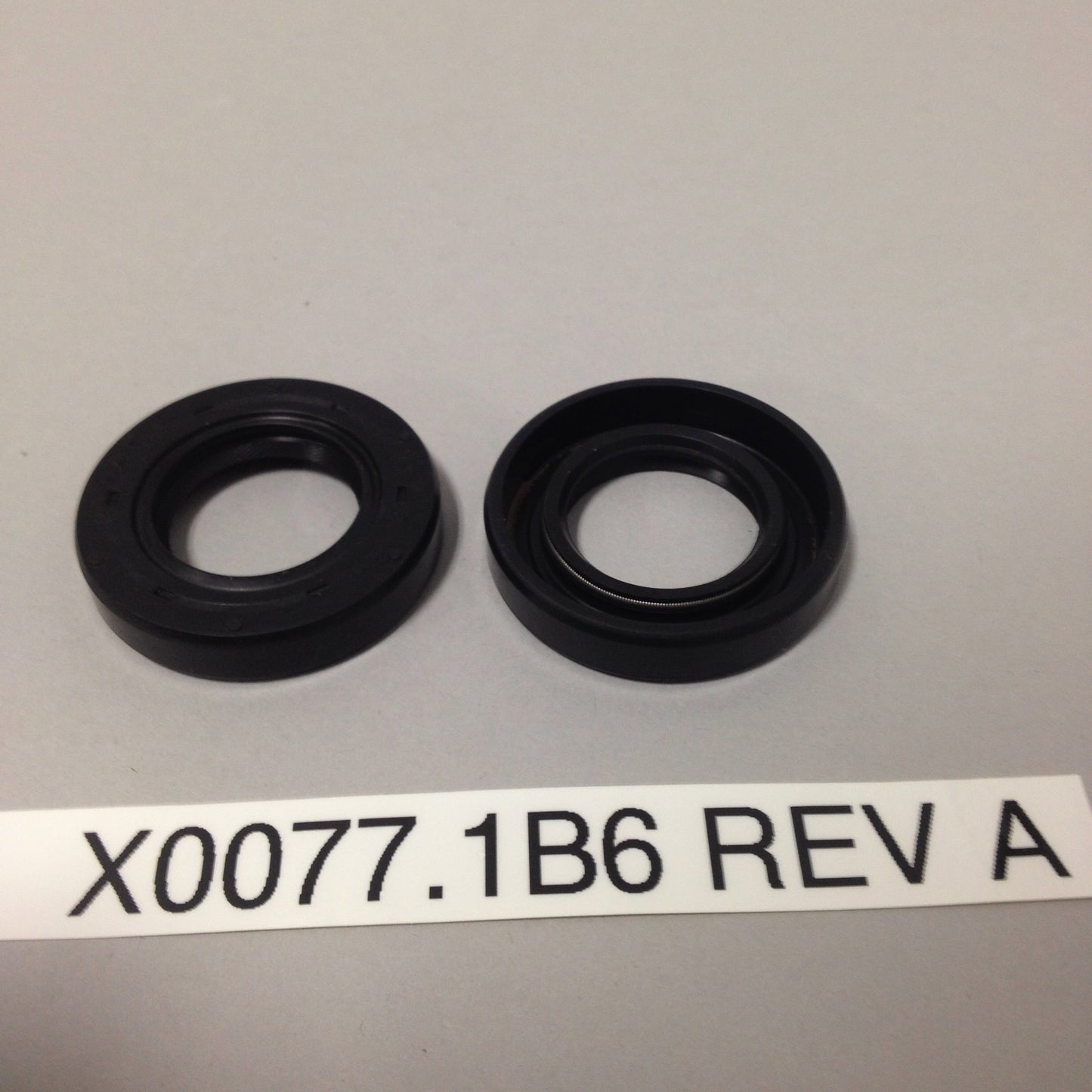 OIL SEAL 20X35X7 FPM (X0077.1B6 Rev A)