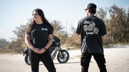 ACCESSORIES & APPAREL