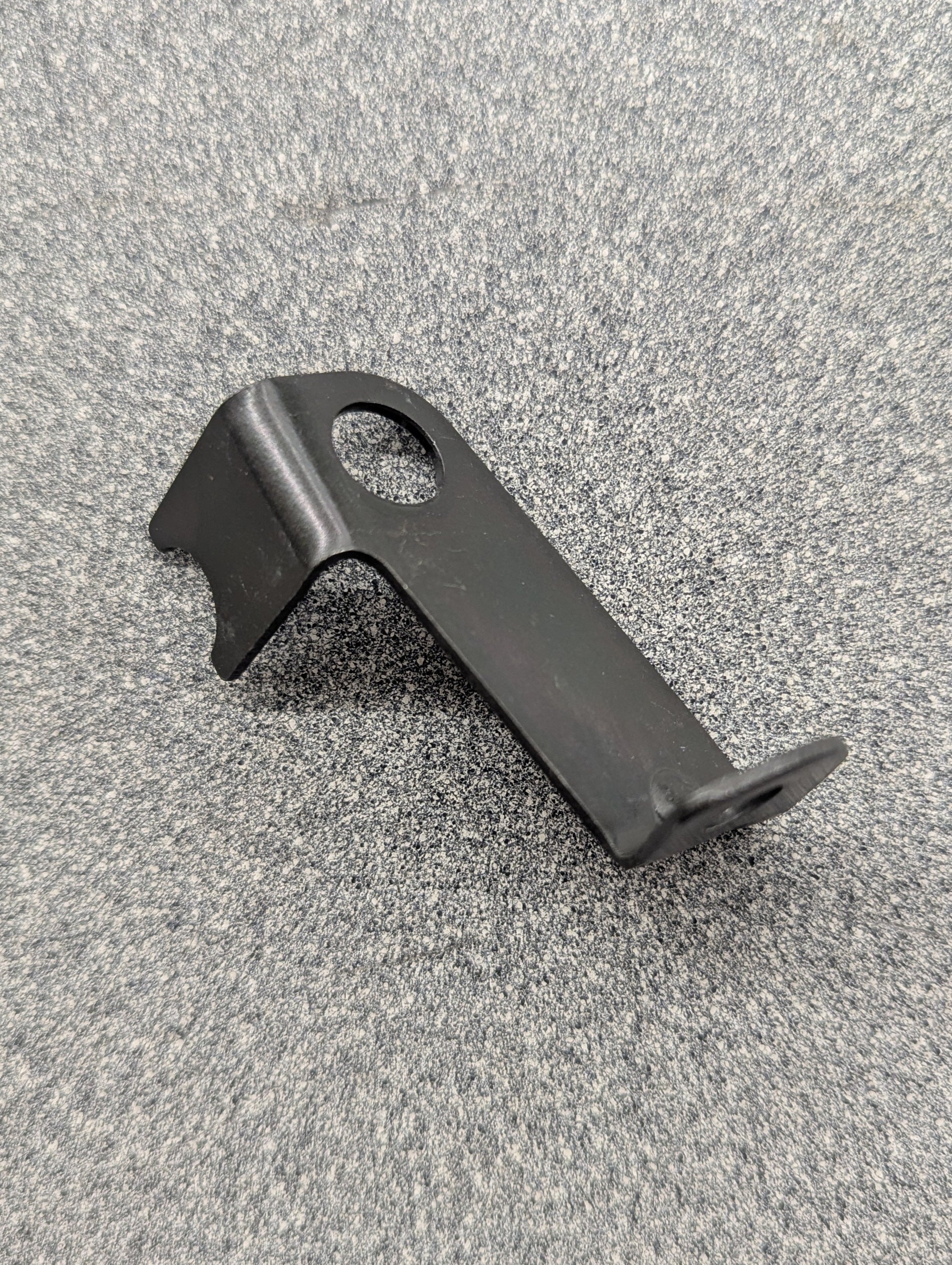BRACKET, CLUTCH REMOTE RESERVOIR (X0875.1B9 Rev B)