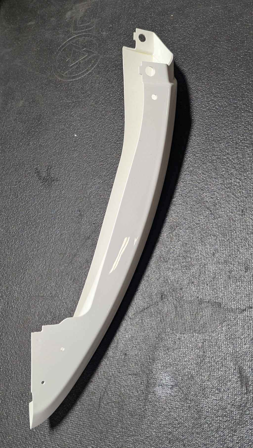 TAILSECTION BODYWORK, RIGHT, INFINEON WHITE (M0659.2B7MEC Rev A)