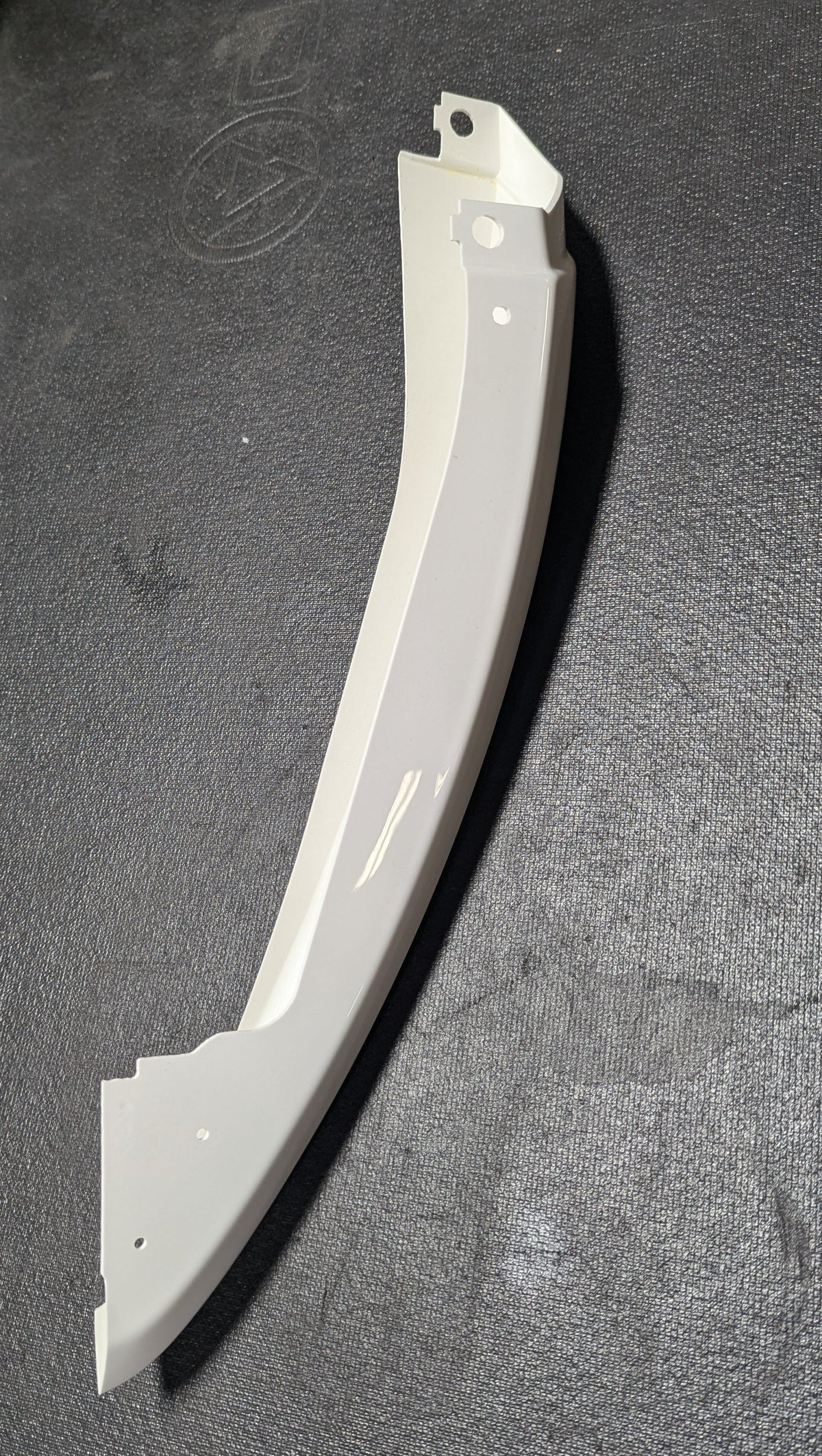 TAILSECTION BODYWORK, RIGHT, INFINEON WHITE (M0659.2B7MEC Rev A)