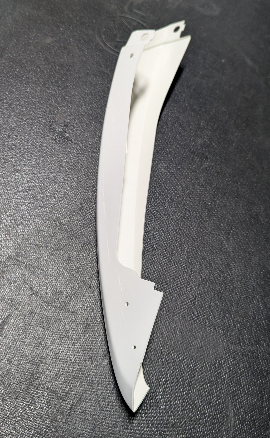 TAILSECTION BODYWORK, LEFT, INFINEON WHITE (M0658.2B7MEC Rev A)
