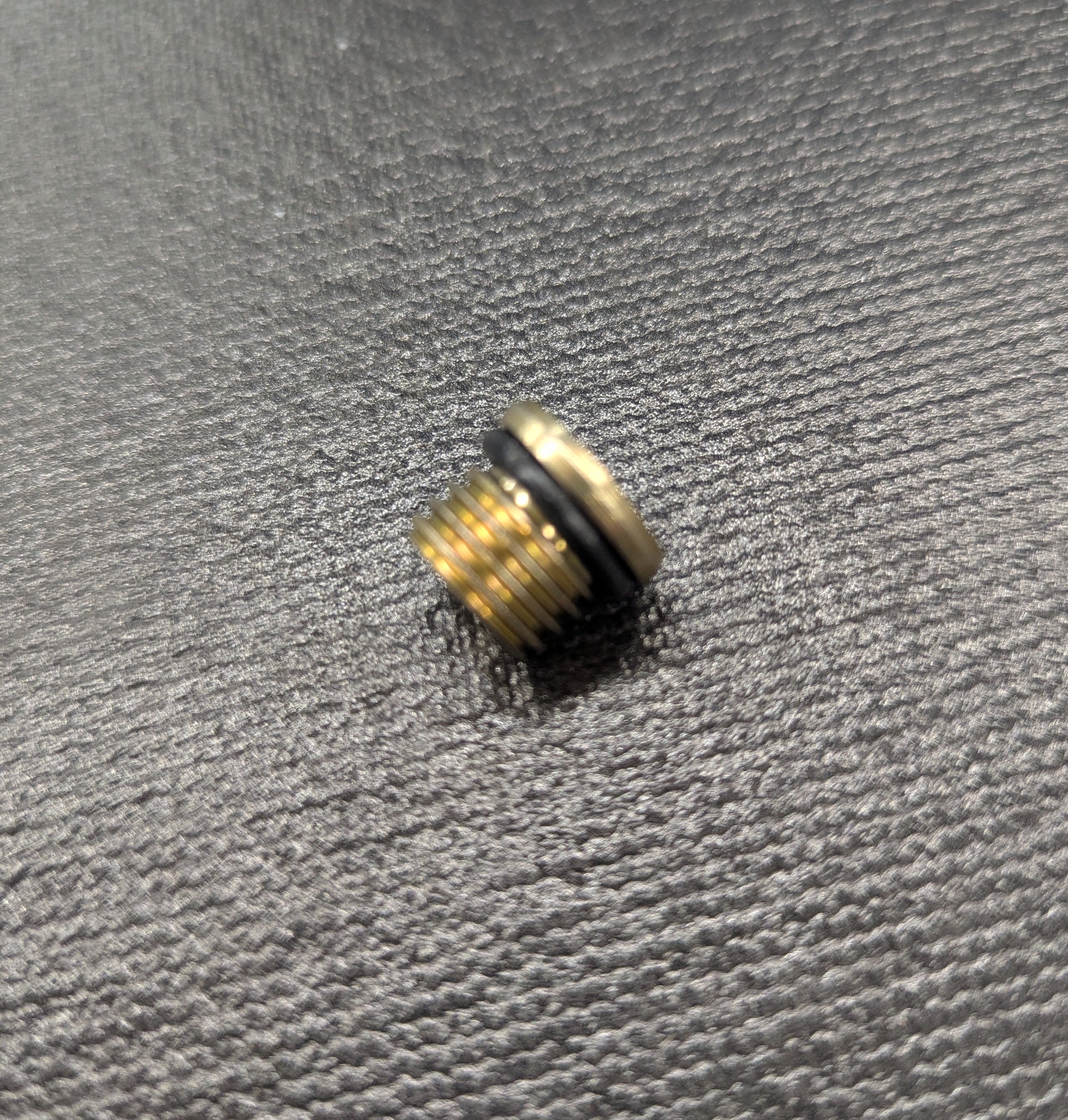 DRAIN PLUG, FUEL PUMP, W/ ORING (P0189.1B6 Rev A)