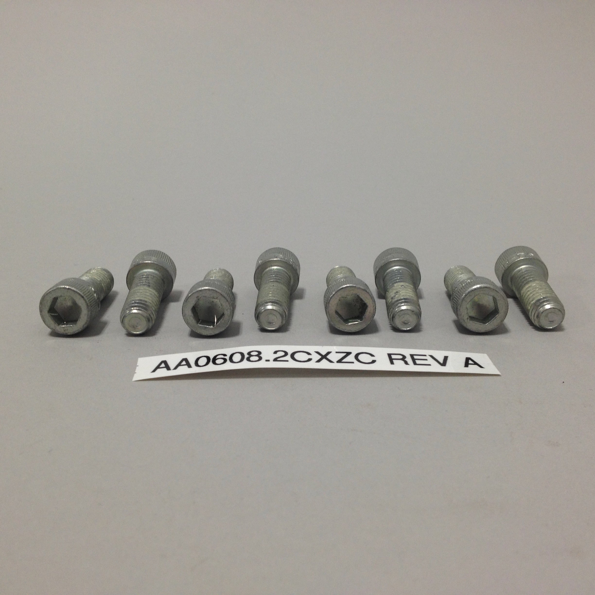 3/8-16 X 1.0 SHCS, GRADE 8 SCREW, 2510N LOCKPATCH, ZINKLAD CLEAR (AA0608.2CXZC Rev A)