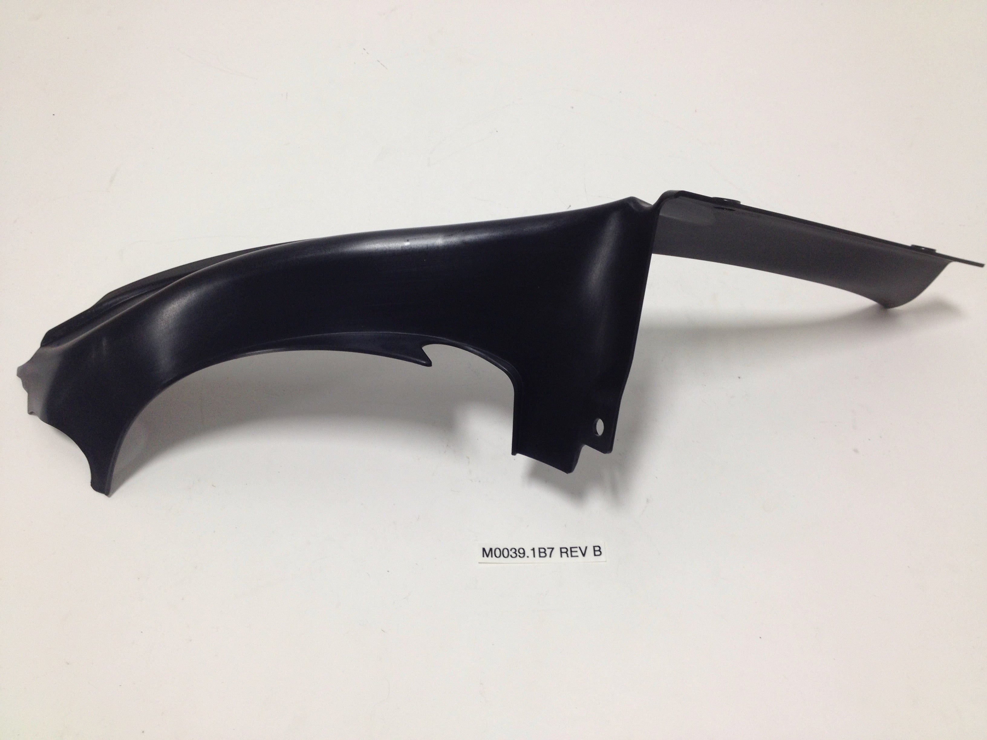 RADIATOR INLET DUCT, RIGHT M0039.1B7 Rev B