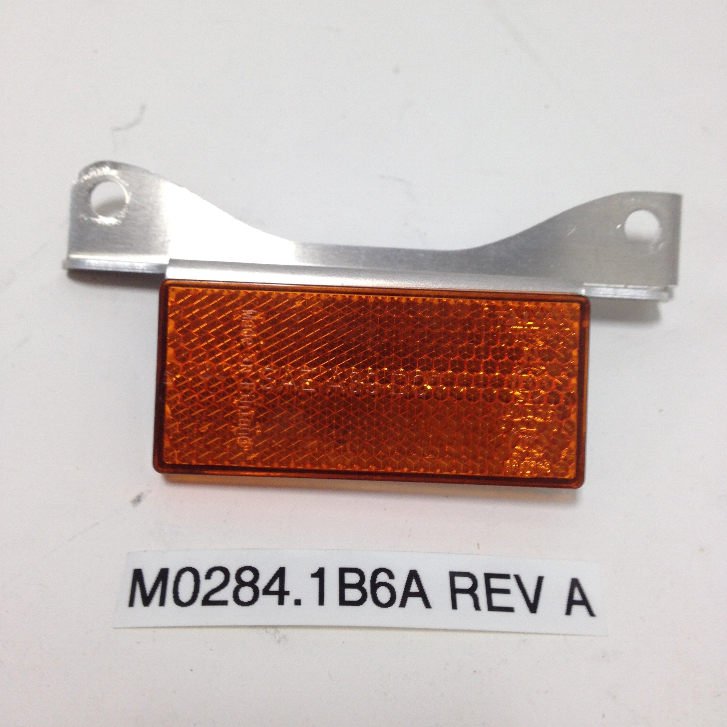 BRACKET, REFLCTOR MOUNT, FRT, RIGH M0284.1B6A Rev A