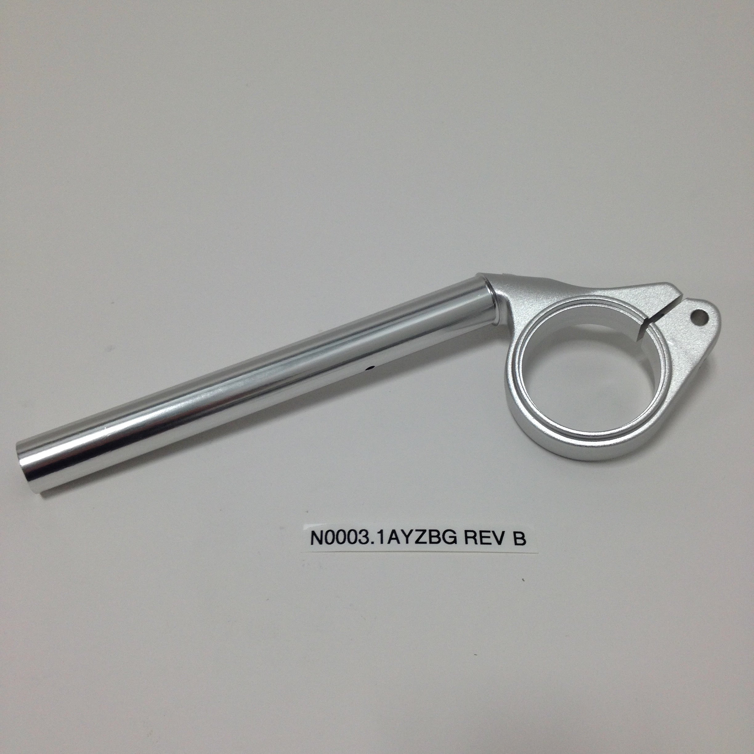 HANDLEBAR, RIGHT, CLEAR ANODIZED N0003.1AYZBG Rev B