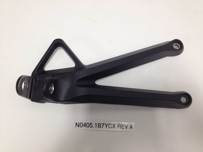 FOOTPEG SUPPORT, PASSENGER LEFT, PHANTOM METALLIC N0405.1B7YCX Rev A