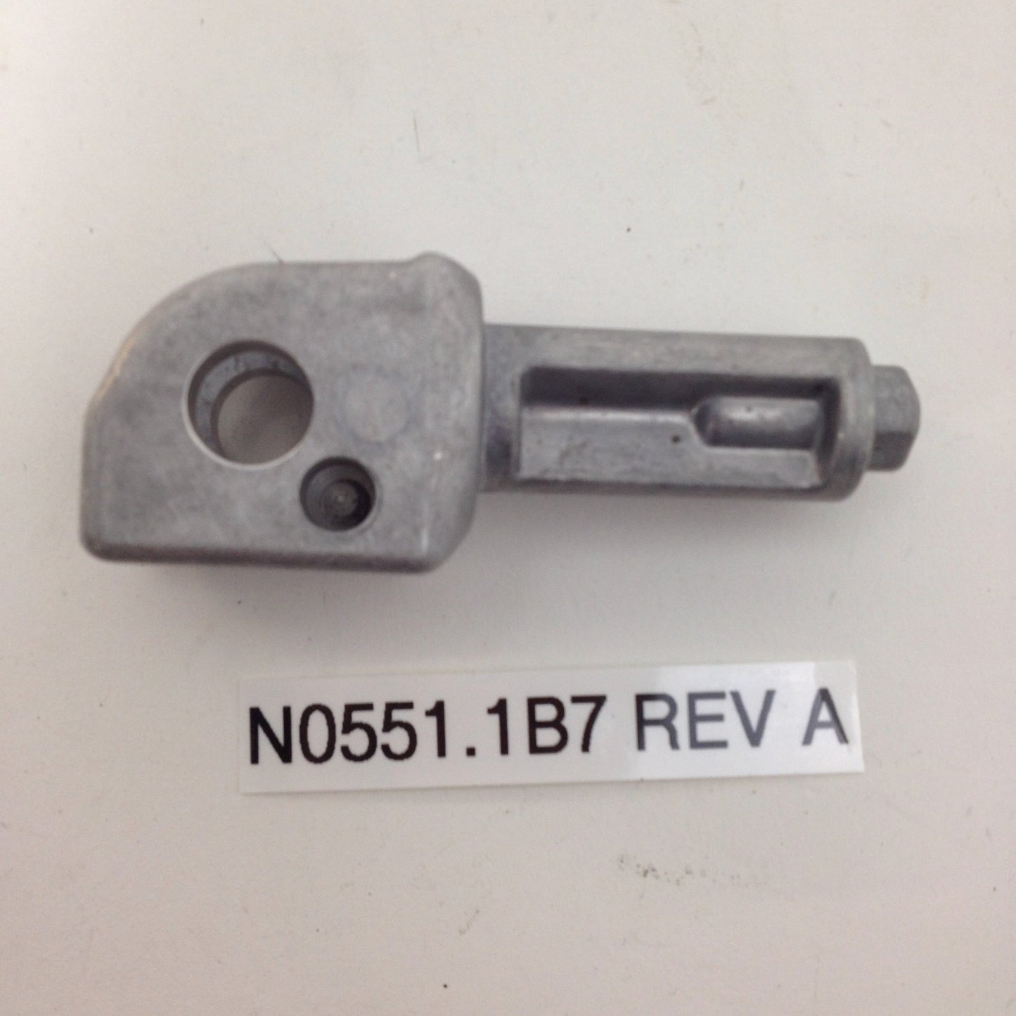 FOOTPEG CLEVIS, PASSENGER RIGHT N0551.1B7 Rev A