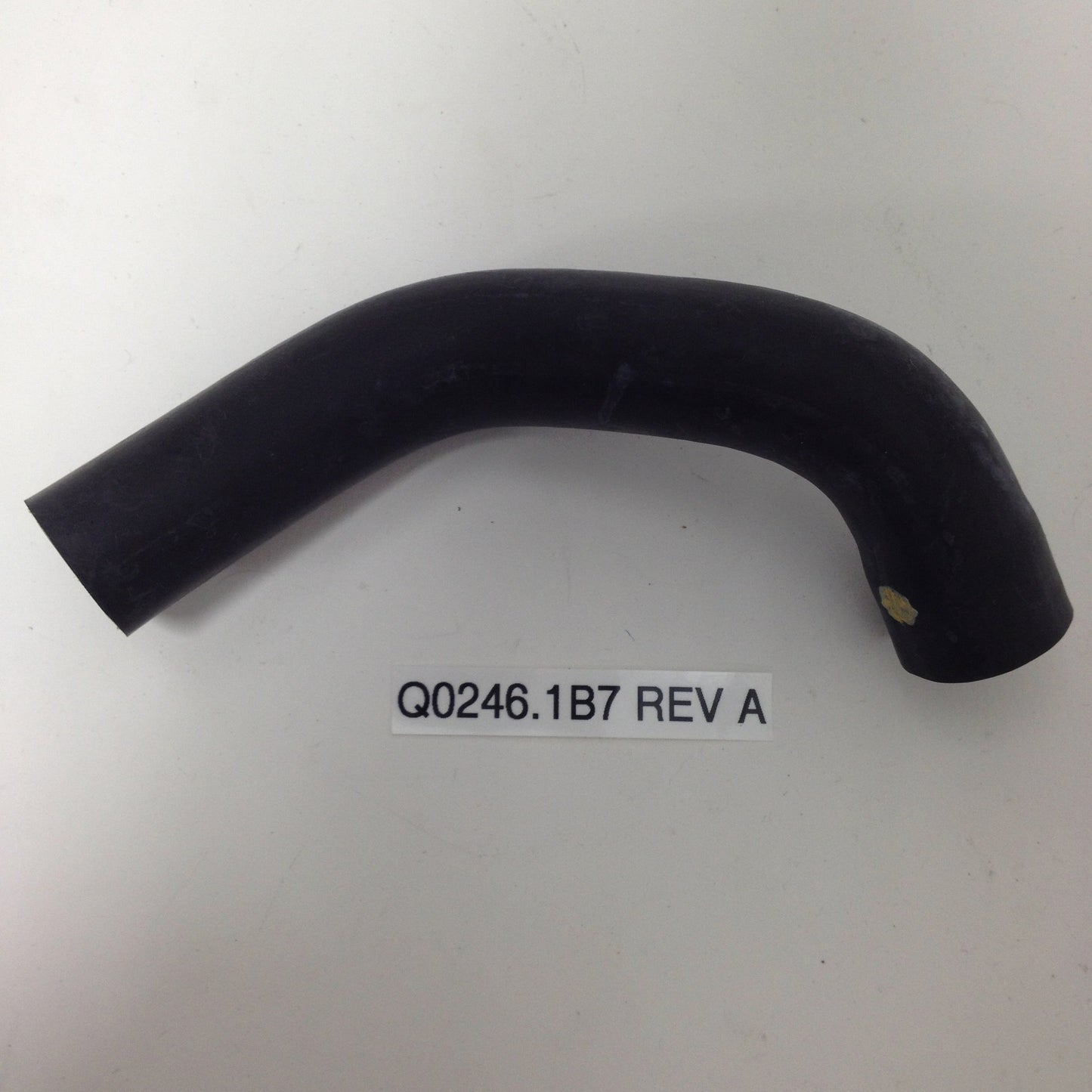 RADIATOR HOSE, LEFT THERMOSTAT TO LEFT RADIATOR Q0246.1B7 Rev A