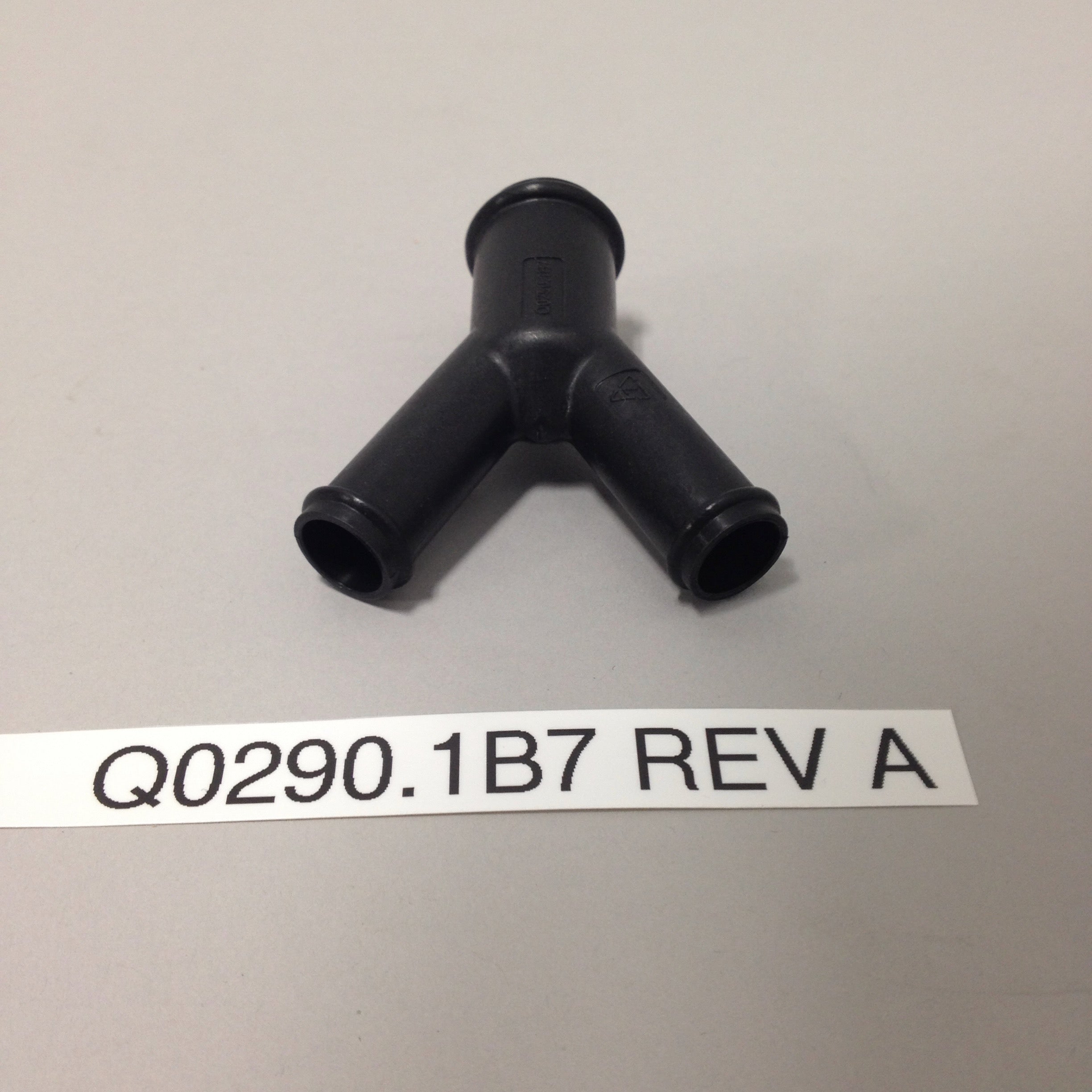 Y-FITTING, THERMOSTATS TO WATER PUMP Q0290.1B7 Rev A