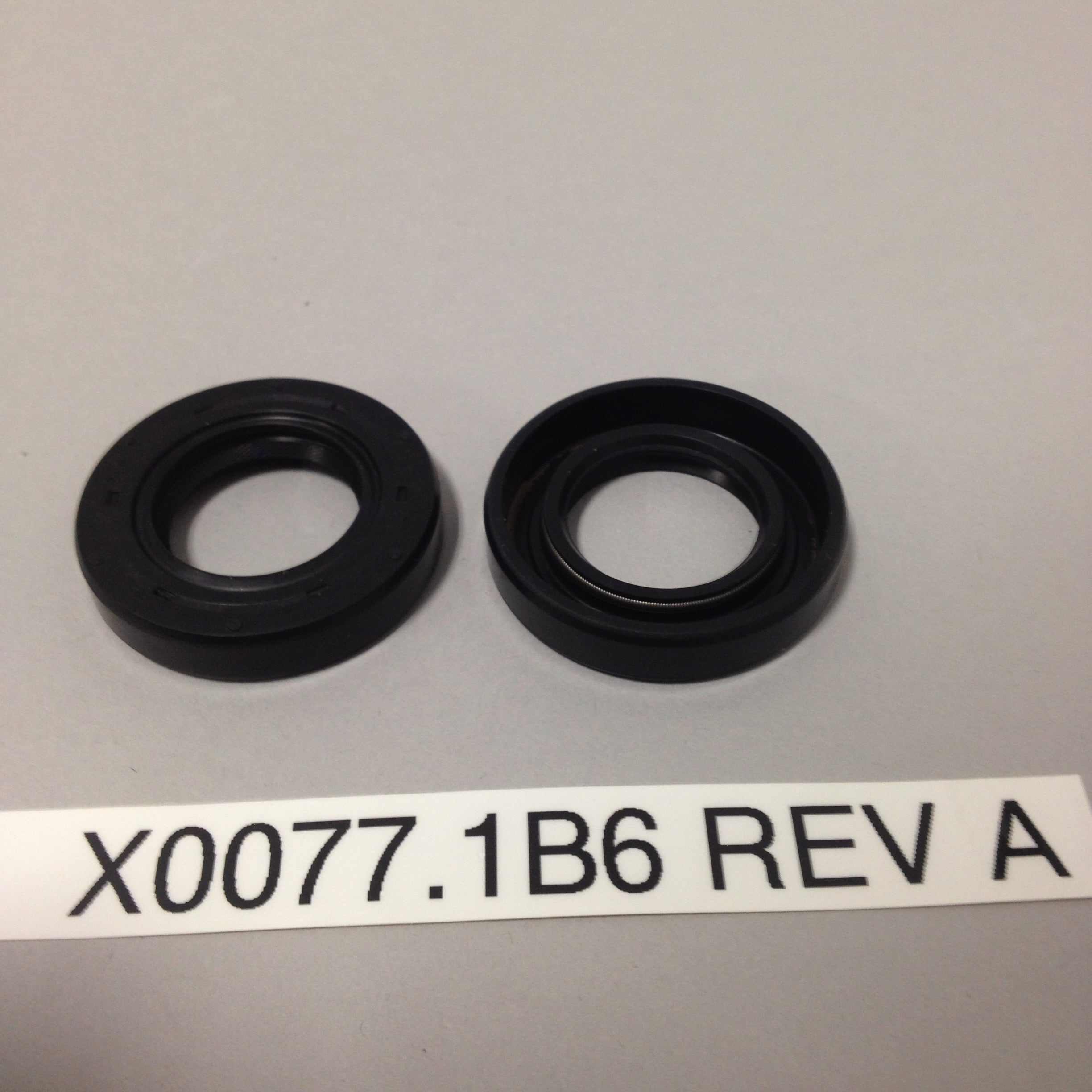 OIL SEAL 20X35X7 FPM (X0077.1B6 Rev A)
