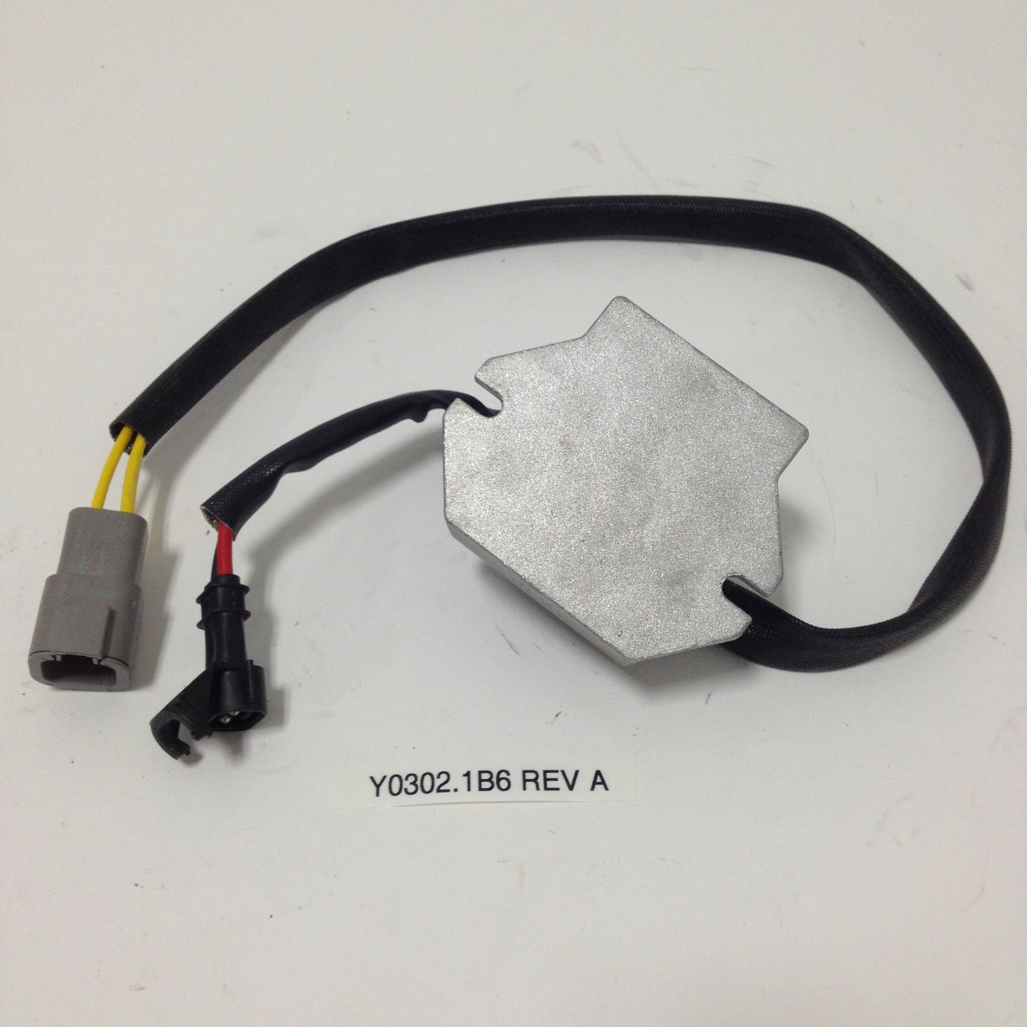 VOLTAGE REGULATOR Y0302.1B6 Rev A